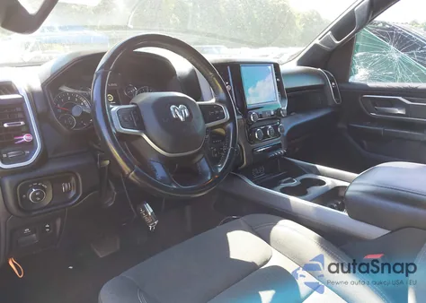 2021 Ram 1500 Big Horn 4X4 6'4 Box z USA, uszkodzony, nr VIN 1C6SRFMT9MN572920